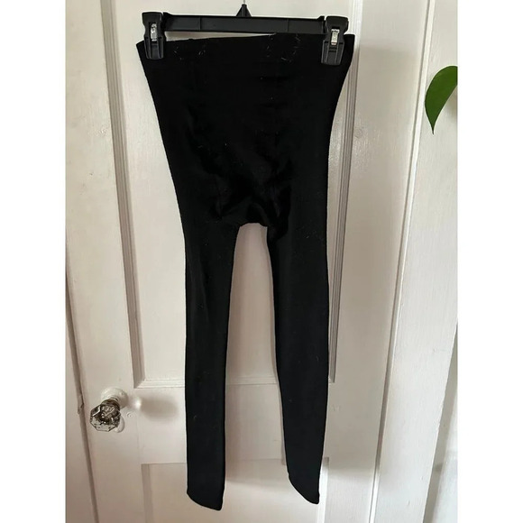 Women’s size Medium black leggings - Picture 6 of 7